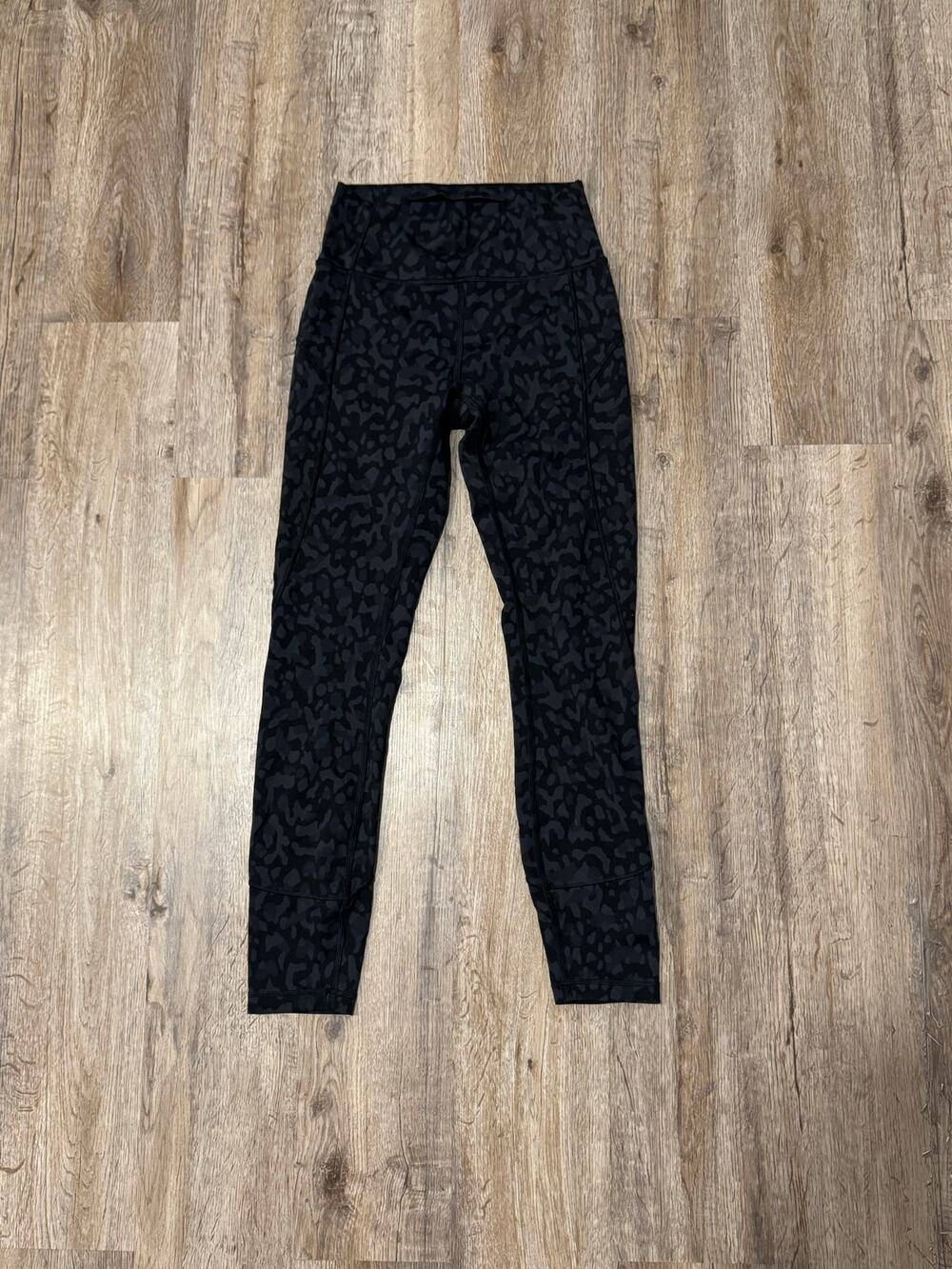 Lululemon Women's In Movement Tight Leggings Size 4